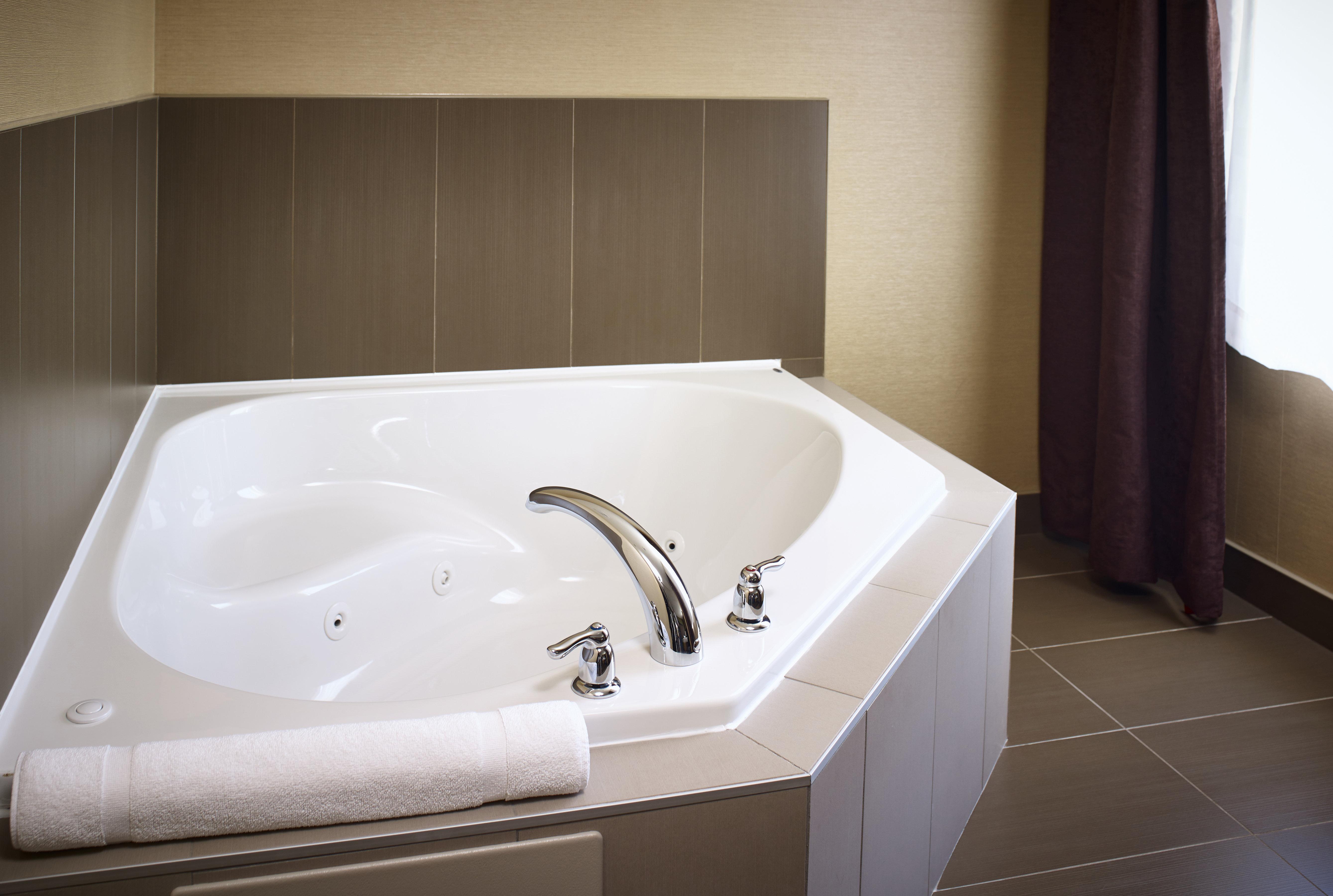 Holiday Inn Express And Suites Timmins By Ihg Bagian luar foto