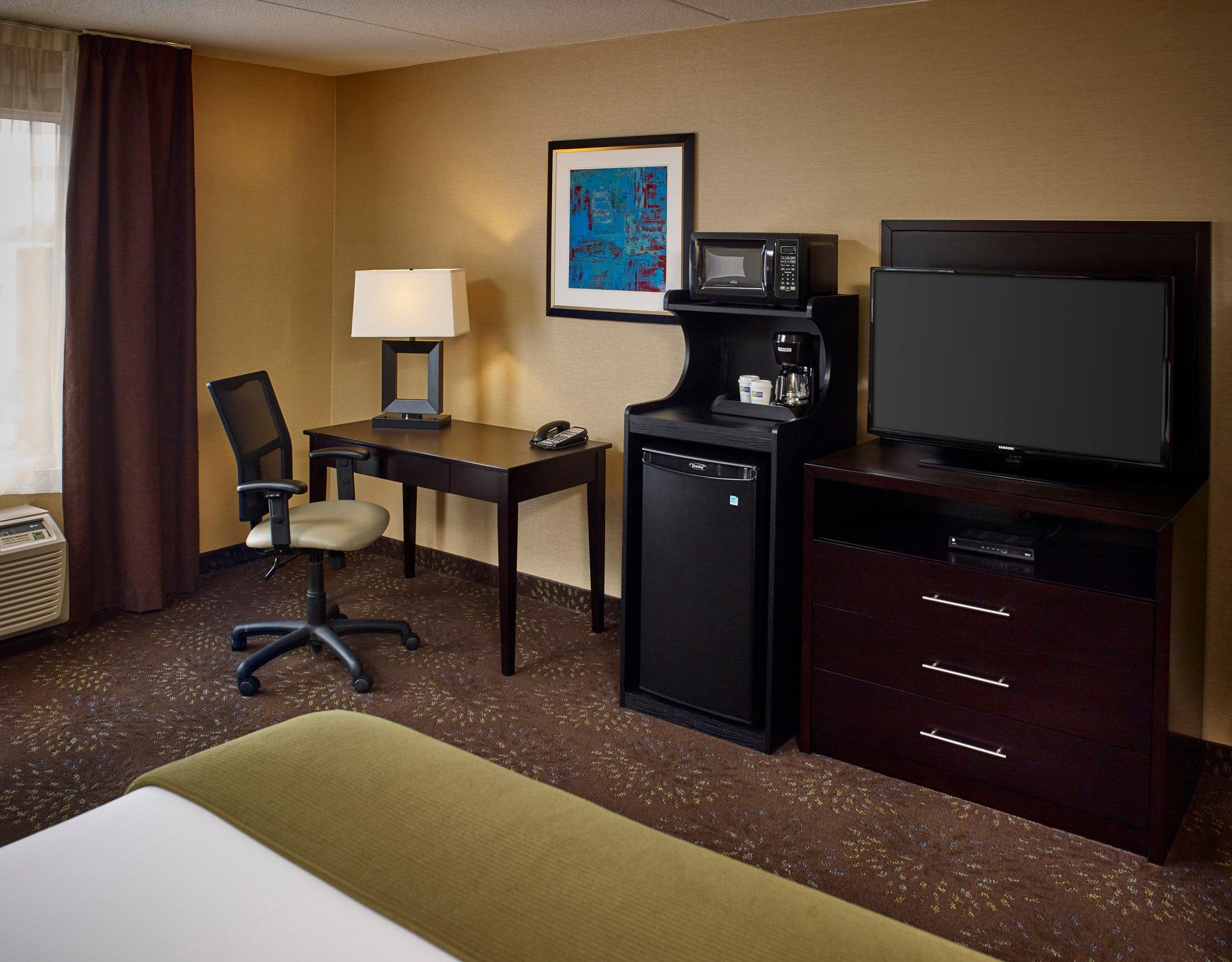 Holiday Inn Express And Suites Timmins By Ihg Bagian luar foto