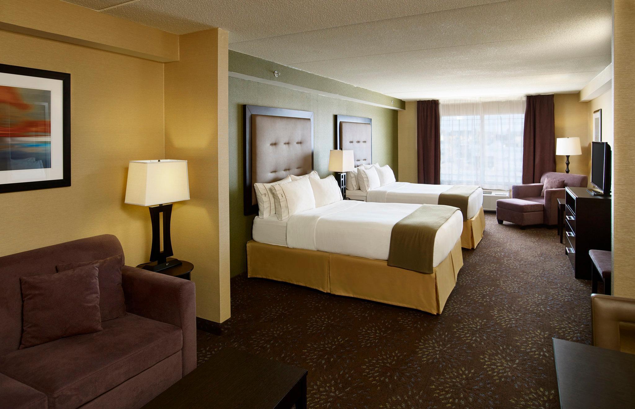 Holiday Inn Express And Suites Timmins By Ihg Bagian luar foto