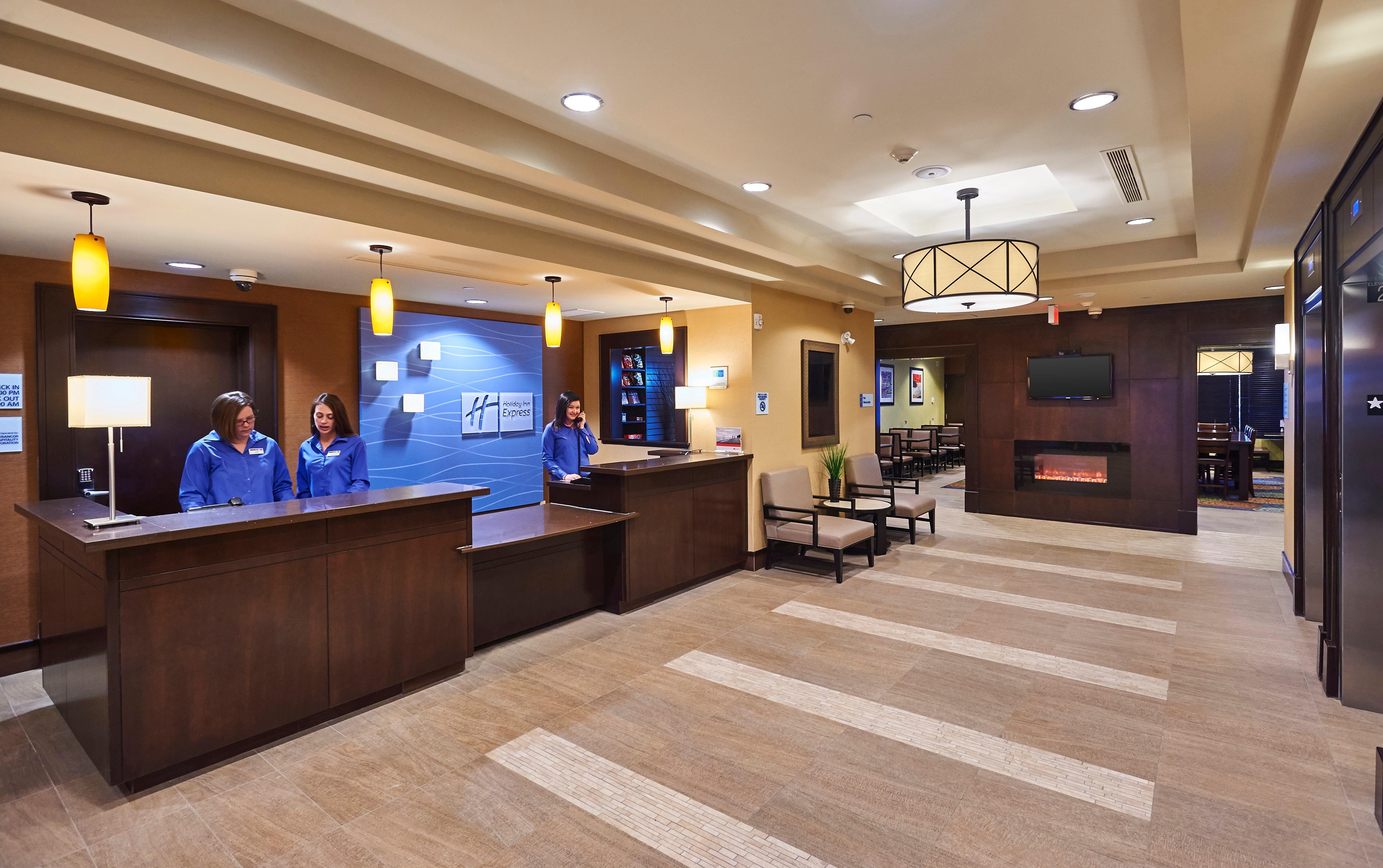 Holiday Inn Express And Suites Timmins By Ihg Bagian luar foto