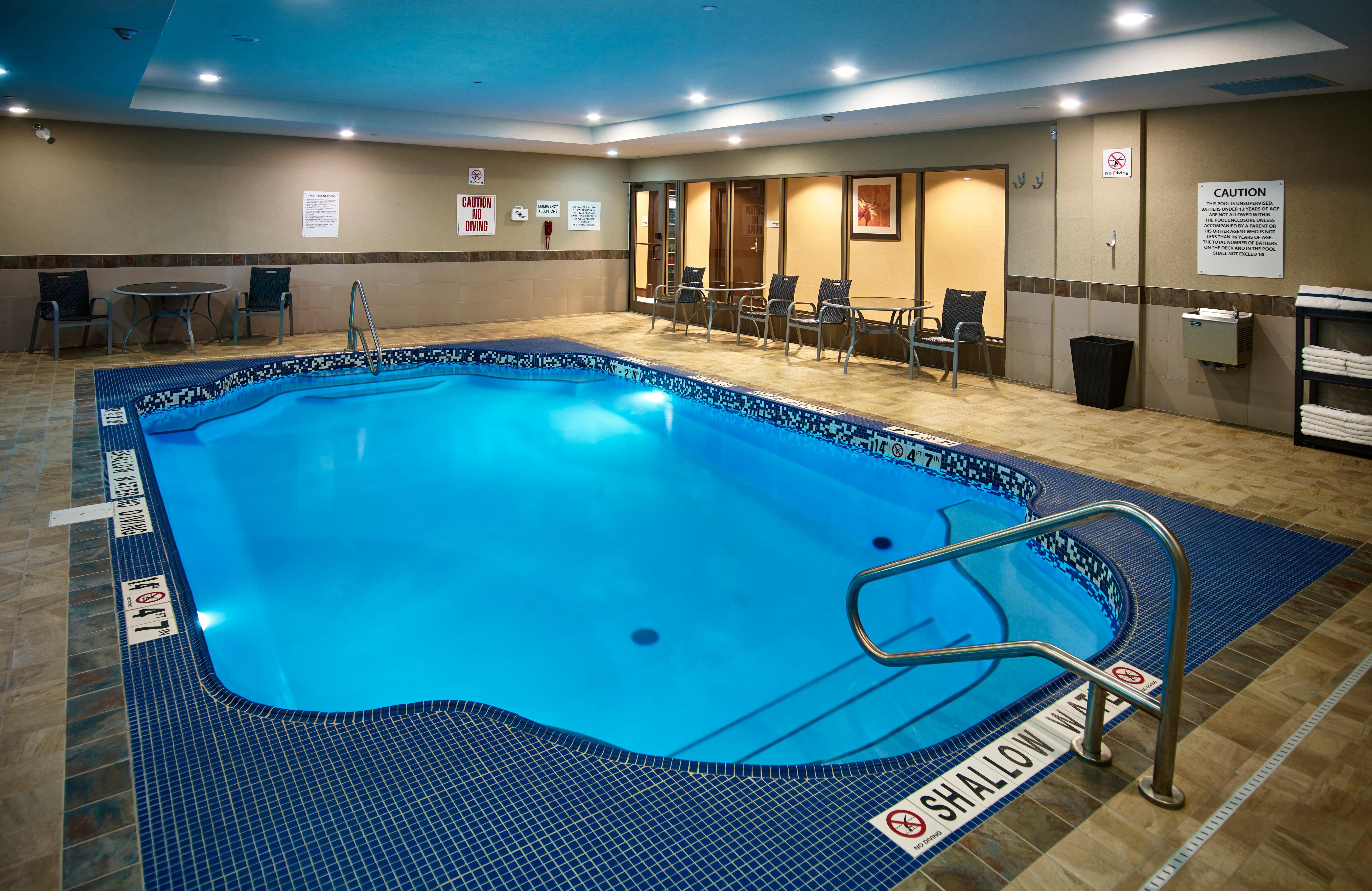 Holiday Inn Express And Suites Timmins By Ihg Bagian luar foto