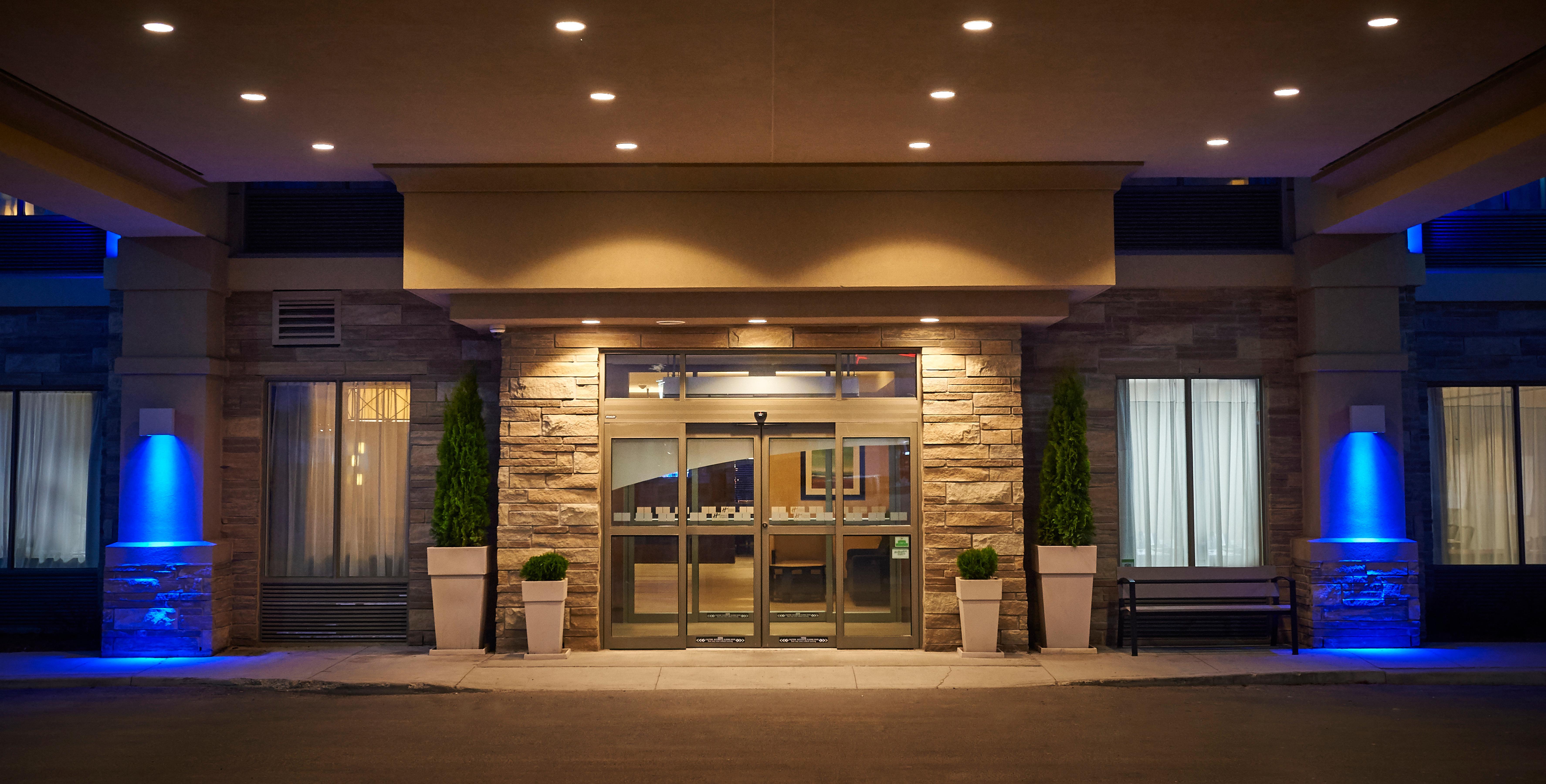 Holiday Inn Express And Suites Timmins By Ihg Bagian luar foto