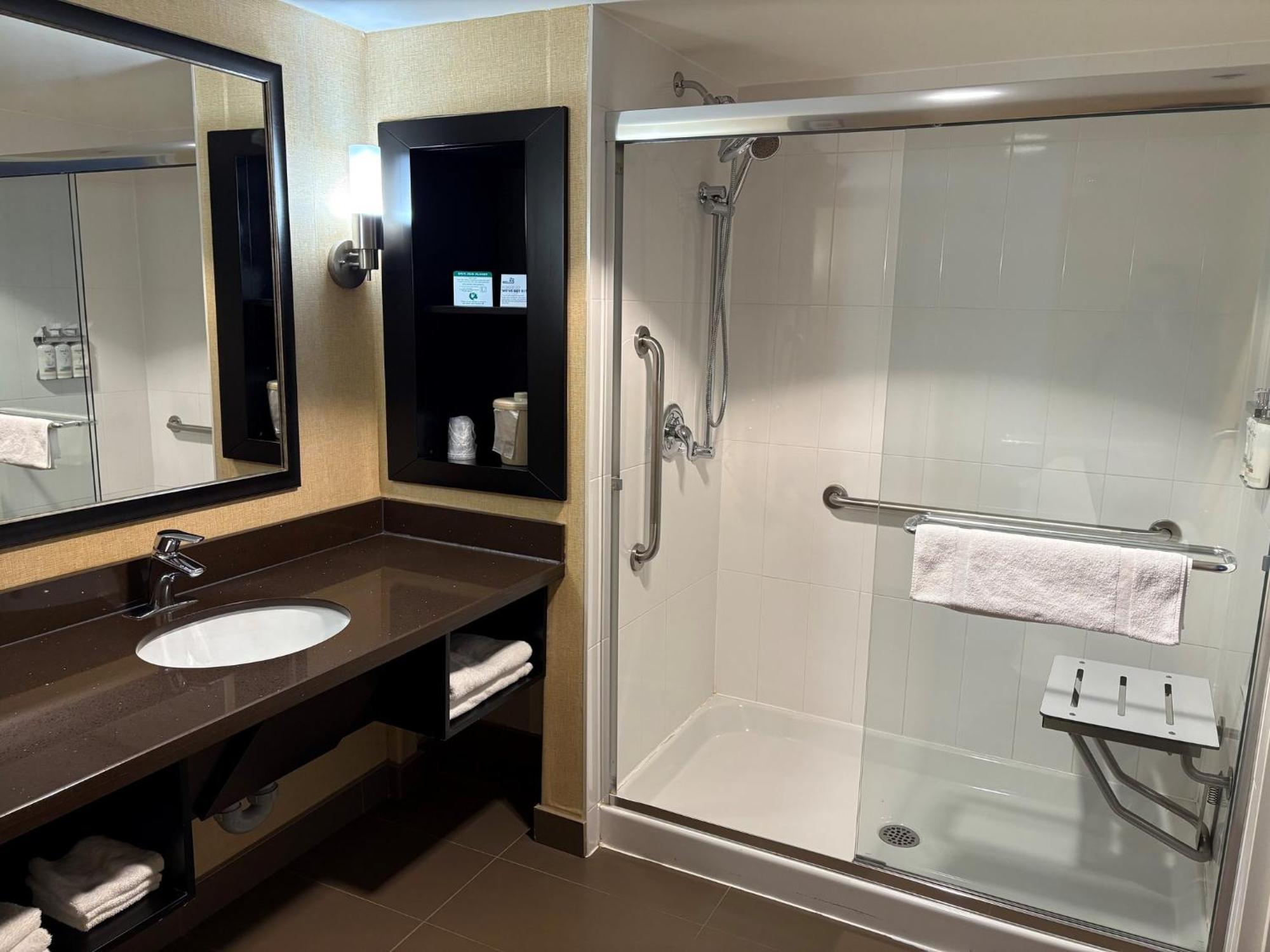 Holiday Inn Express And Suites Timmins By Ihg Bagian luar foto