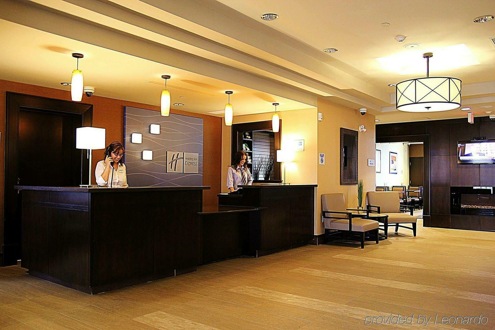 Holiday Inn Express And Suites Timmins By Ihg Bagian luar foto
