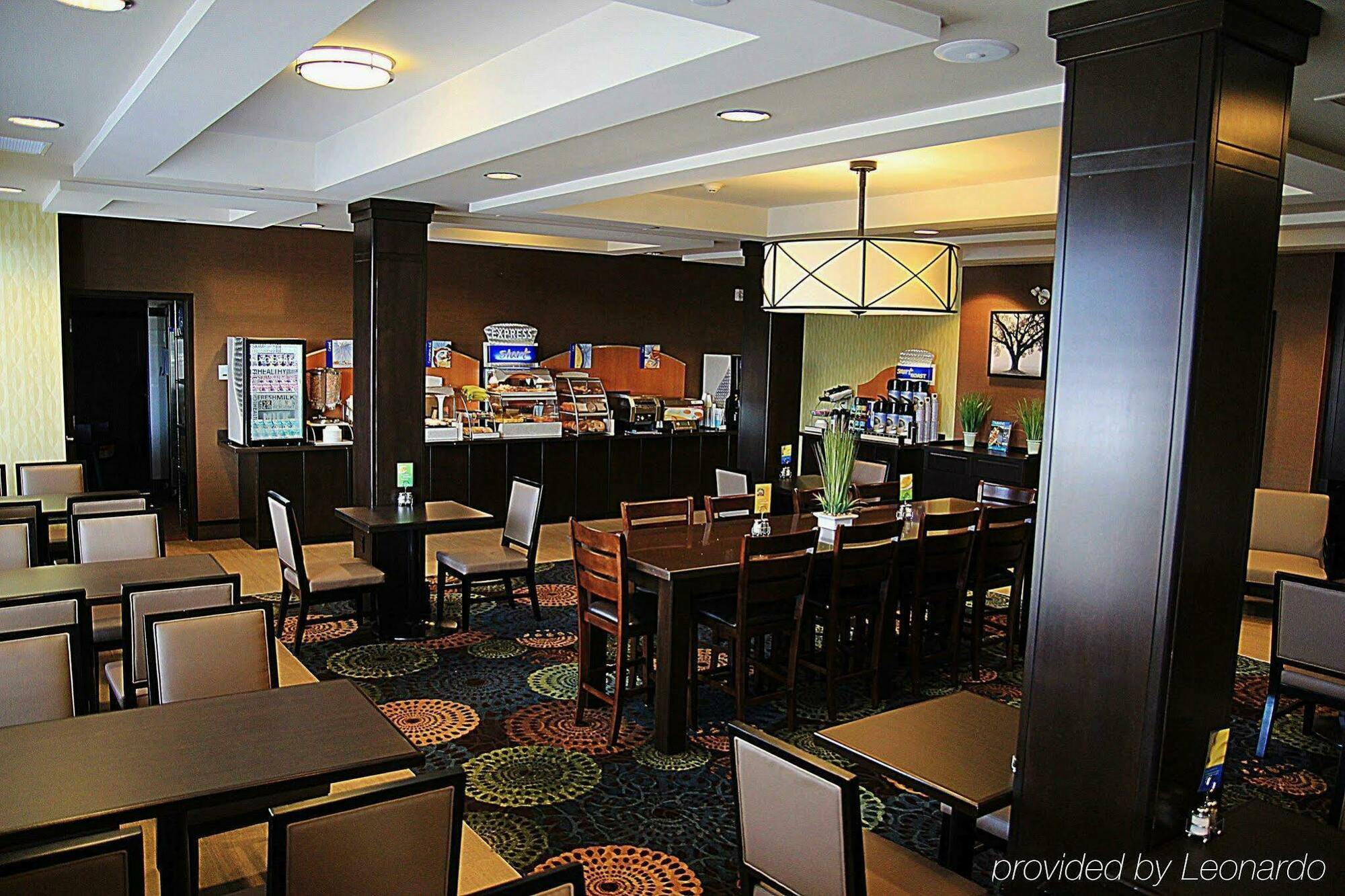 Holiday Inn Express And Suites Timmins By Ihg Bagian luar foto