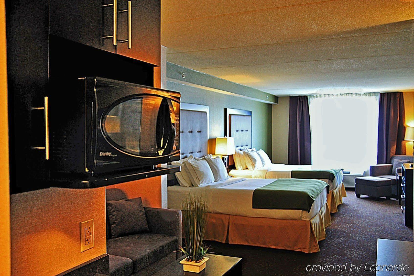Holiday Inn Express And Suites Timmins By Ihg Bagian luar foto